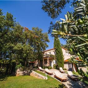 4 bedroom Villa with Heated Pool and Large Garden in Cilipi, near Dubrovnik - sleeps 8